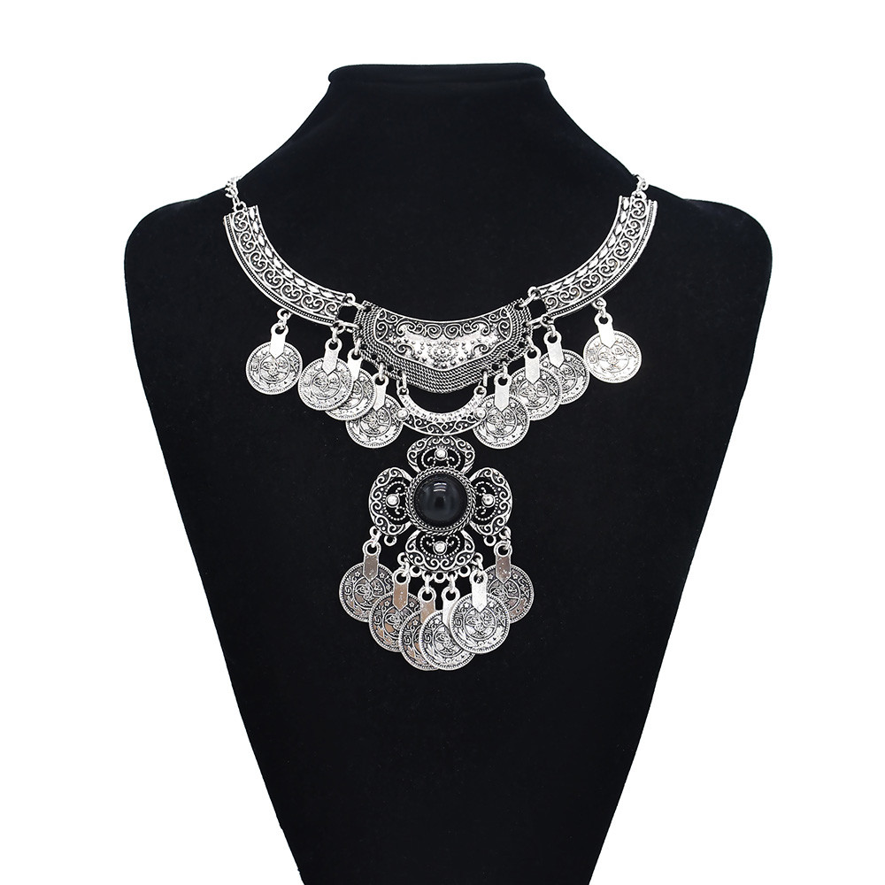 Vintage Alloy Hollowed Large F - Women Accessories Nepal recension och pris